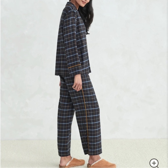 Jenni Kayne Navy Plaid Pajama Set - Picture 4 of 10